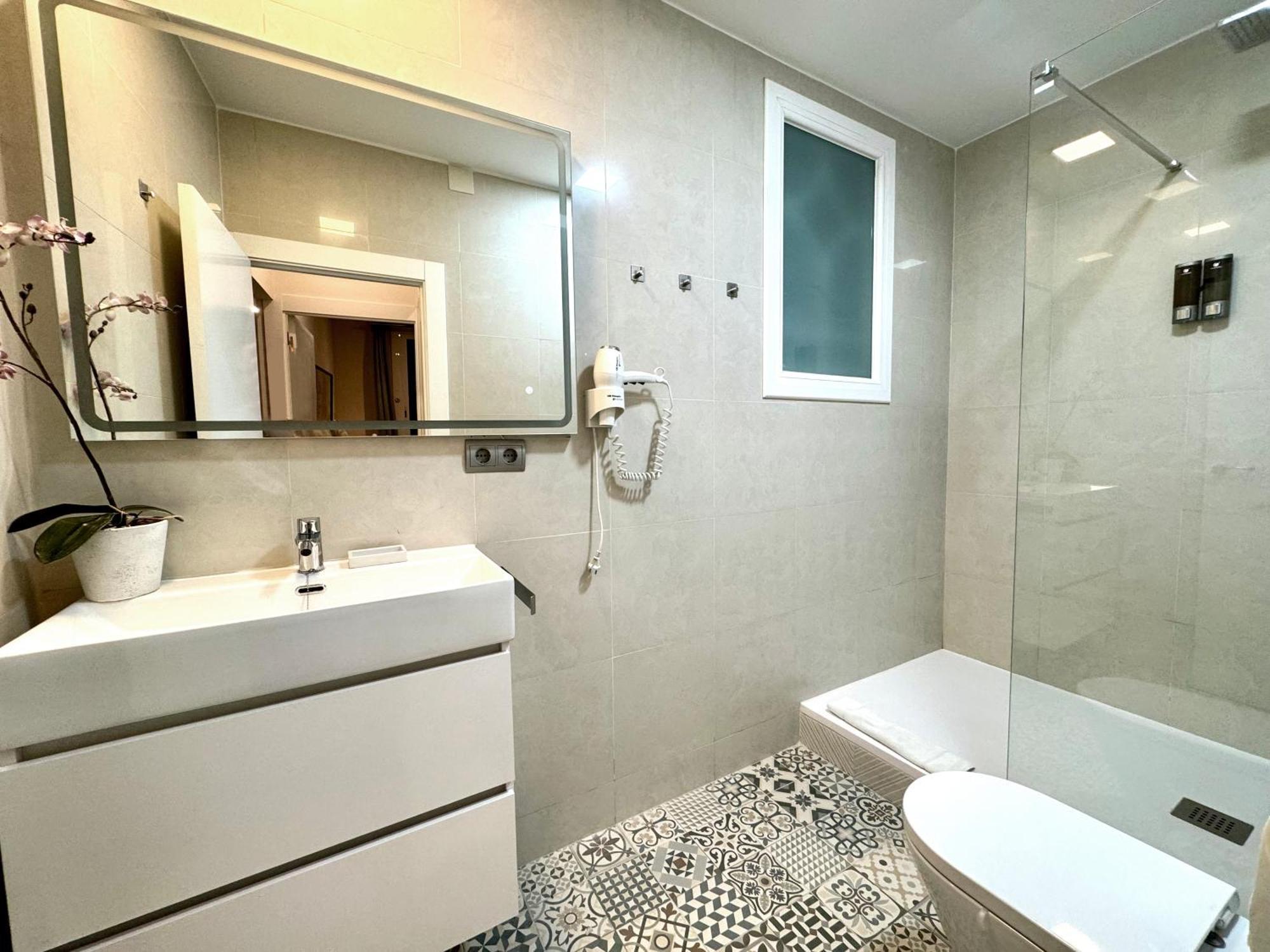 Apartament Colon Bcn 130 Mts 3 Dormitorios Port Vell Barcelona Buitenkant foto